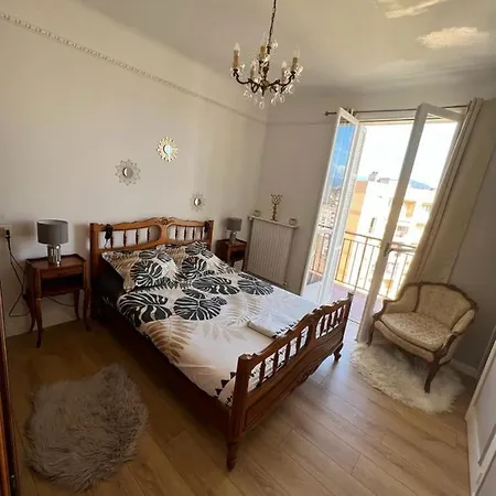 Climatise F3 Proche Port Et Aeroport Ajaccio (Corsica)