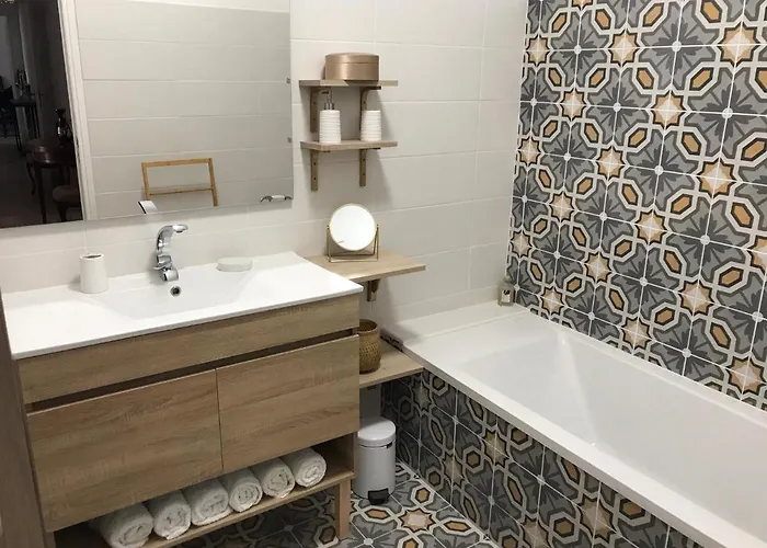 Climatise F3 Proche Port Et Aeroport Apartment