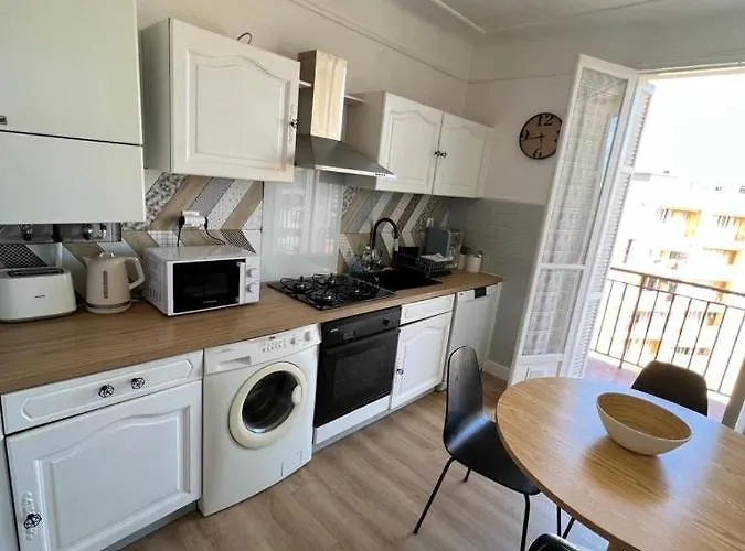 Climatise F3 Proche Port Et Aeroport