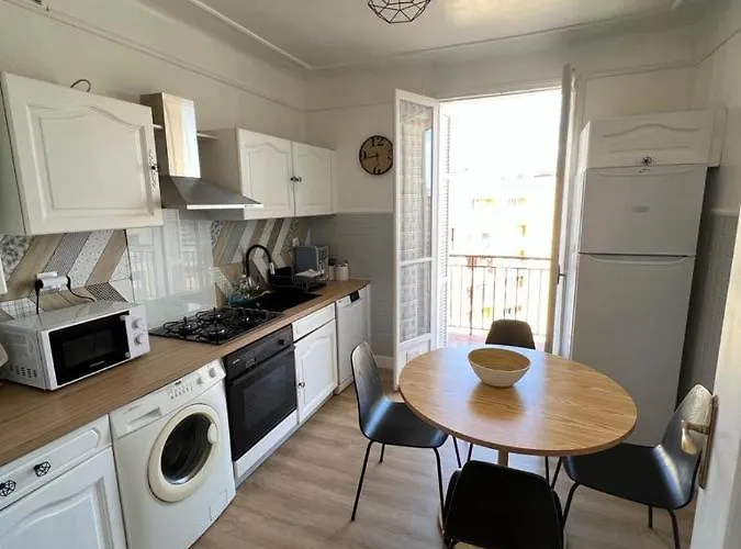 Climatise F3 Proche Port Et Aeroport Ajaccio (Corsica)